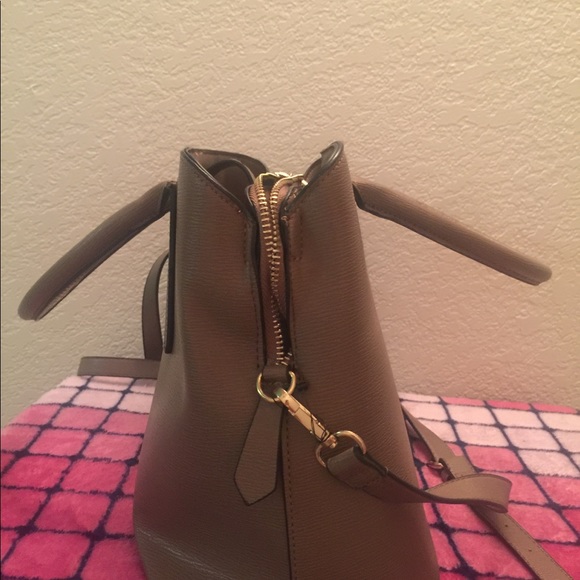 BEBE los angeles - Picture 3 of 7